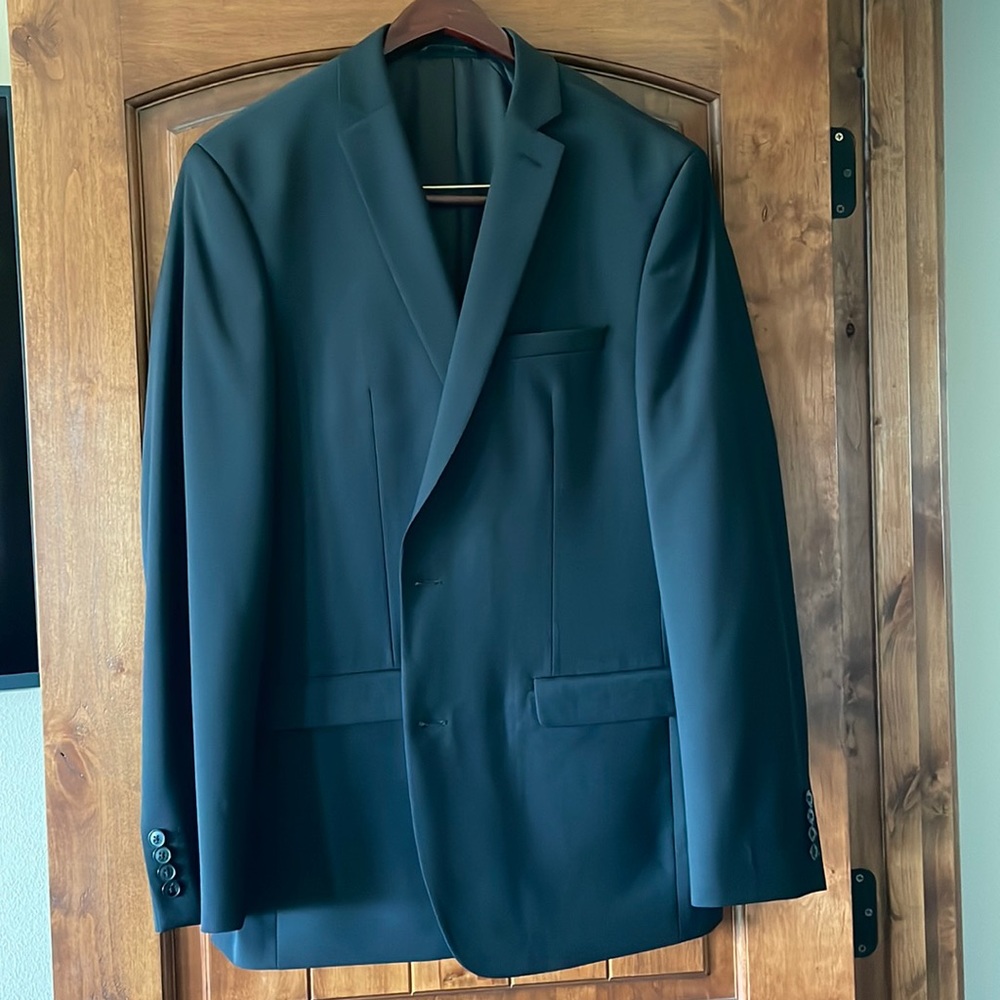 Men’s Black suit! ONLY WORN 1 Time!